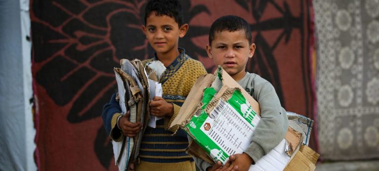 Gaza Palestinian children forced to work in war for survival ILO