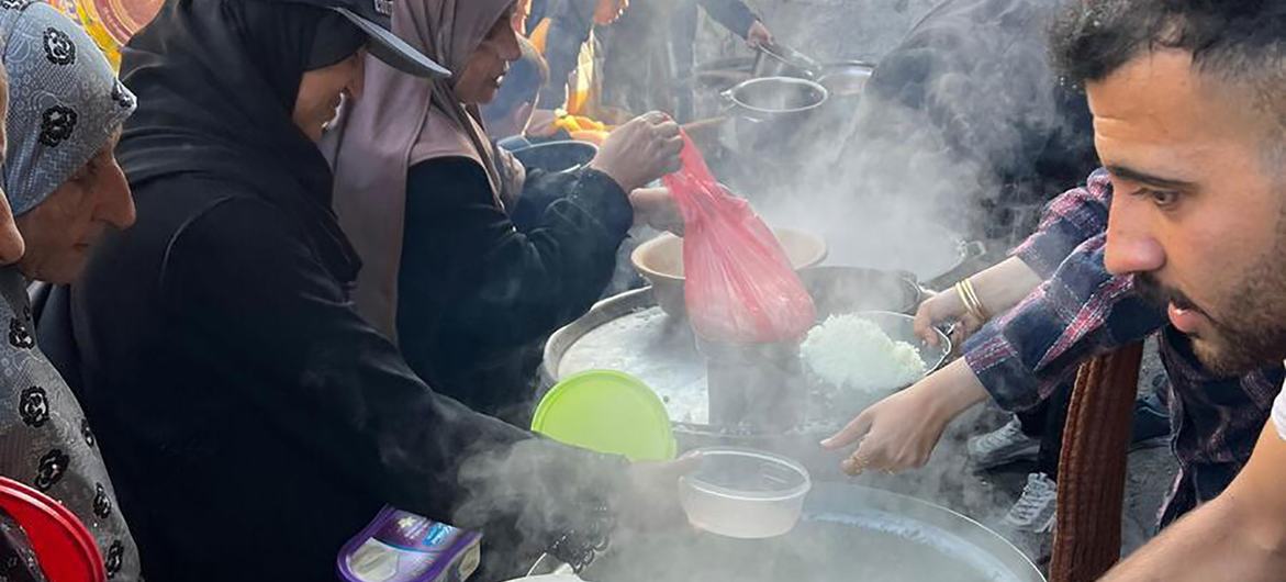اسرائیلی پابندیاں: 24 روز سے غزہ میں امداد کی ترسیل صفر، اوچا